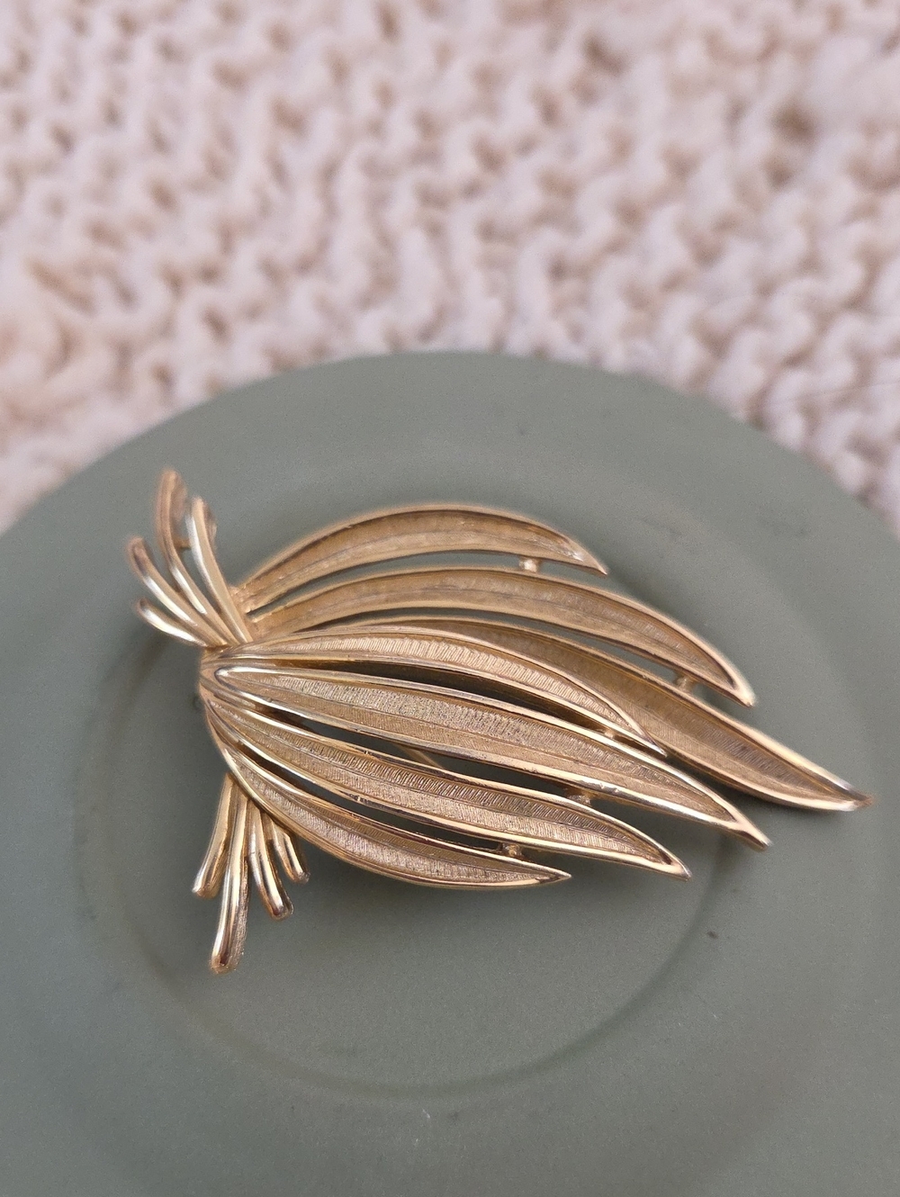 Vintage Crown Trifari Brooch Beautiful Gold Brushing Signed